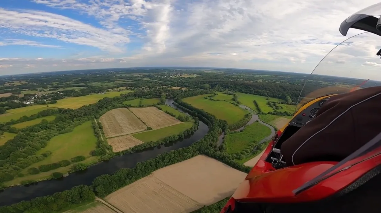 La vallée de l'Aff vue depuis l'autogire, près de La Gacilly